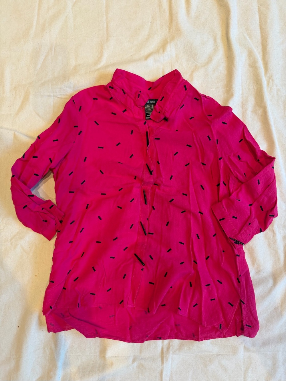 Ali Miles Hot Pink Button-Up Blouse with Black Dash Print
